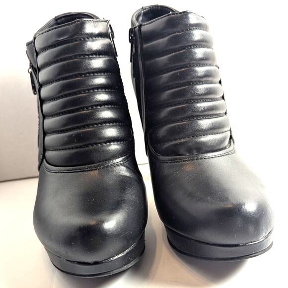 G by Guess black buckle boots - Picture 3 of 6